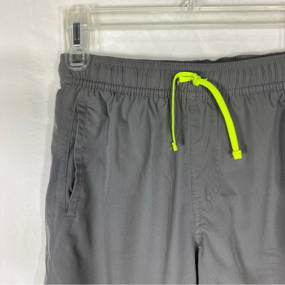 Gap Kids Mesh Lined Gray Performance Shorts - Picture 2 of 7